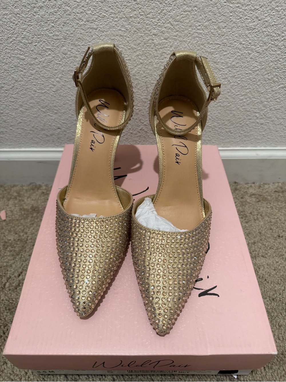“New” Wild Pair AURELIIF Gold Embellished Pointed-Toe Ankle Strap Heels size8.5